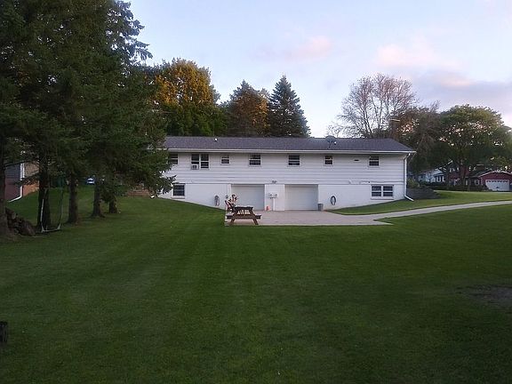 3rd image of 374 Windell Ave