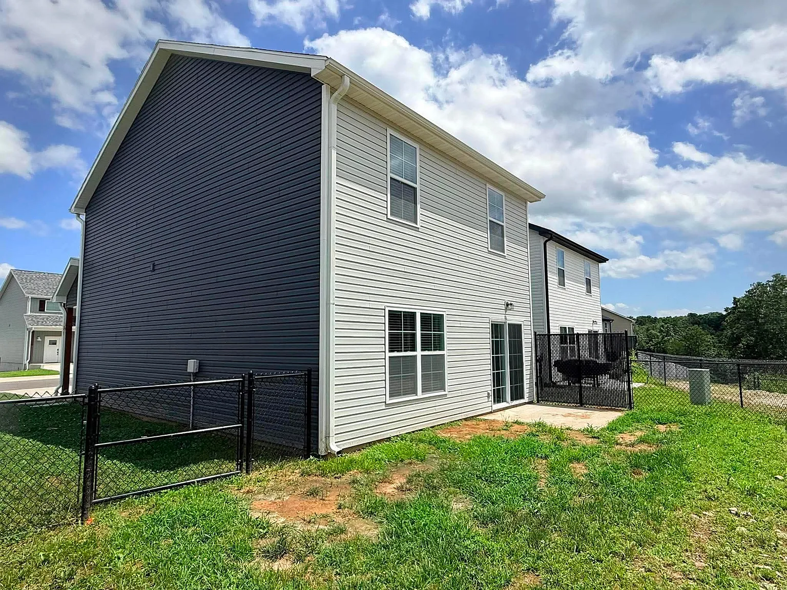 3 bed, 2.5 bath, 1532 sqft, $1,895 — Photo 3