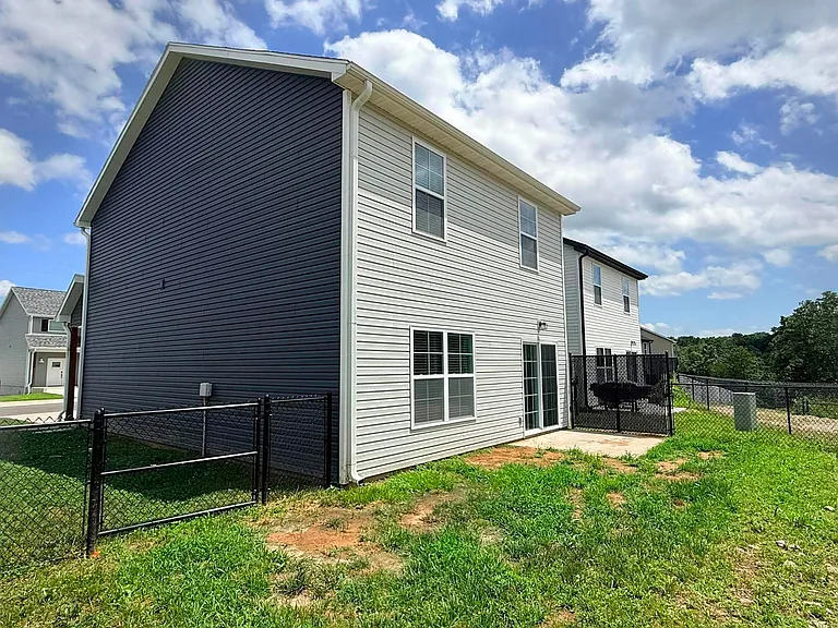117 Pinnacle — Photo 3