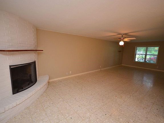 2nd image of 213 Dolphin Pl