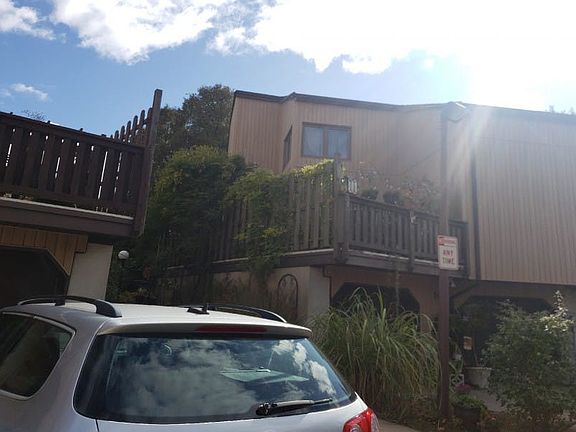 3rd image of 101 Diamond Ln