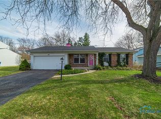 145 Birchcrest Dr, Perrysburg, OH 43551