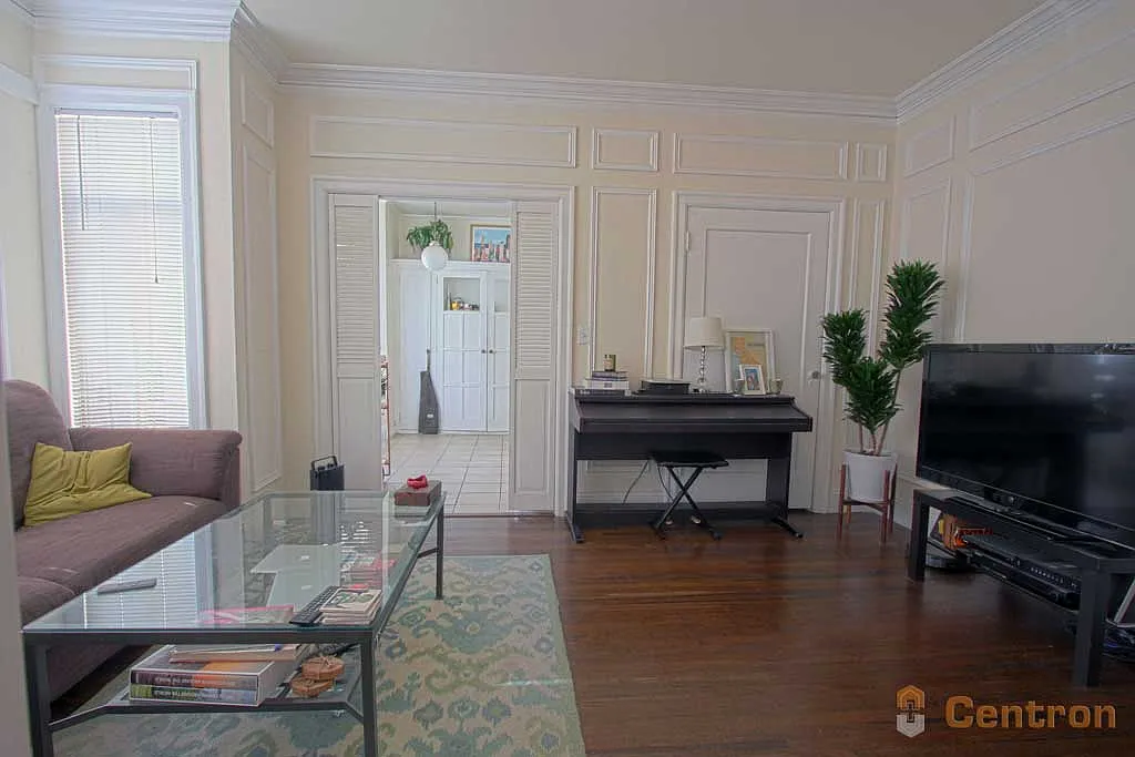 Building Photo - 1390 Pine St #32