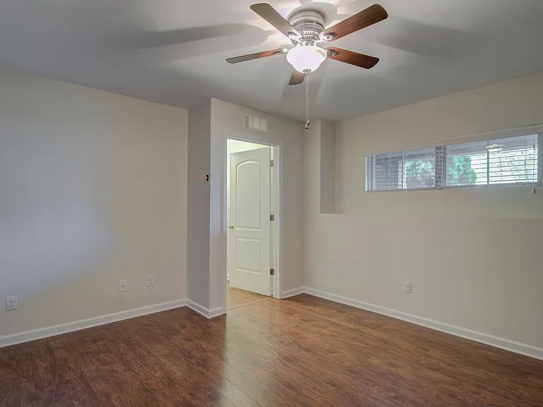 1637 Crafton Way — Photo 26