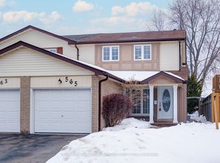 565 Birkdale St, Oshawa, ON L1H 8C3