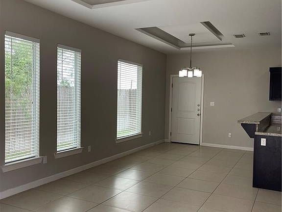 4th image of 114 Teak Dr APT 4