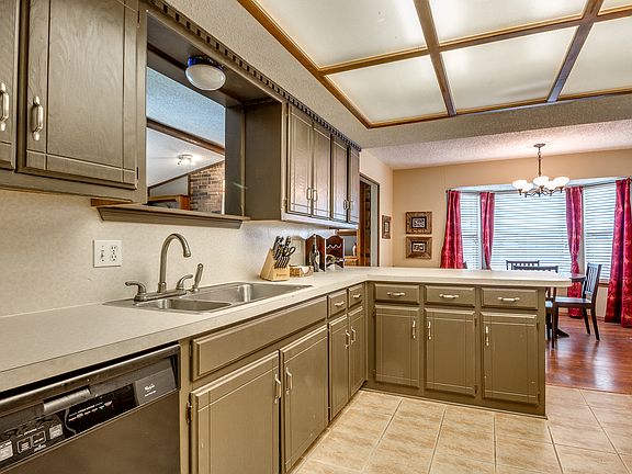 5th image of 1004 S Neptune Rd