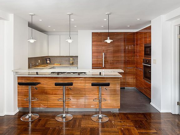 2nd image of 425 E 63rd St #W12ef