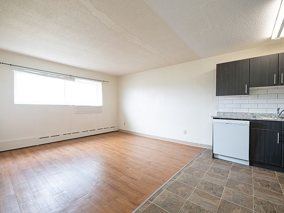 2nd image of 1139 Grant Ave #15