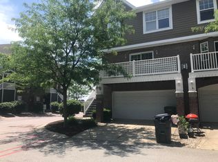 1458 Oakhill Dr, Greenwood, IN 46143