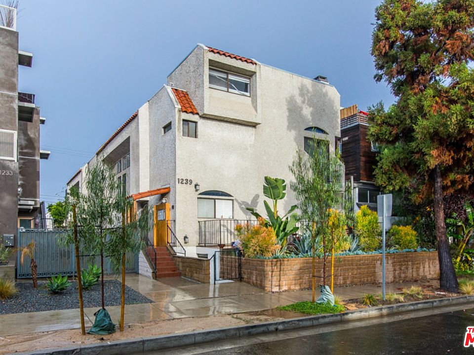 1st image of 1239 23rd St Unit 4