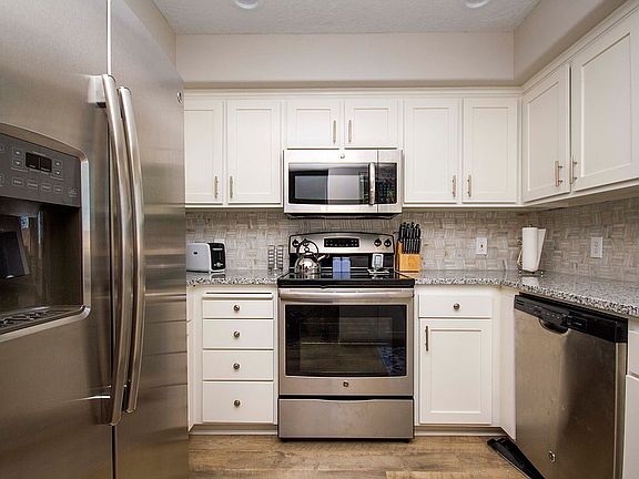 2nd image of 1845 W Canyon View Dr APT 504