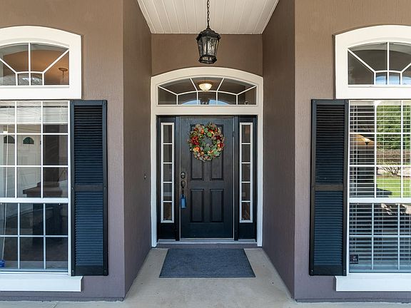 2nd image of 5584 Casavedra Ct