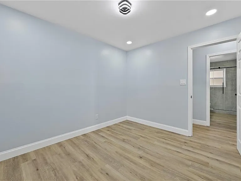 1728 Wayland Cir — Photo 23
