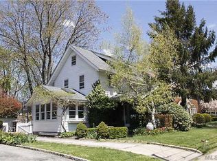 190 Elderberry Rd, Mineola, NY 11501