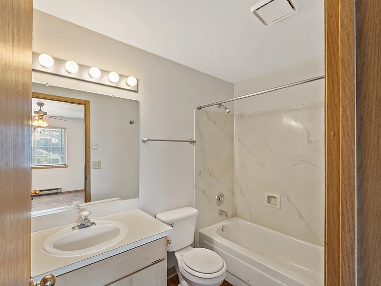 Indian Canyon Apartments — Photo 14