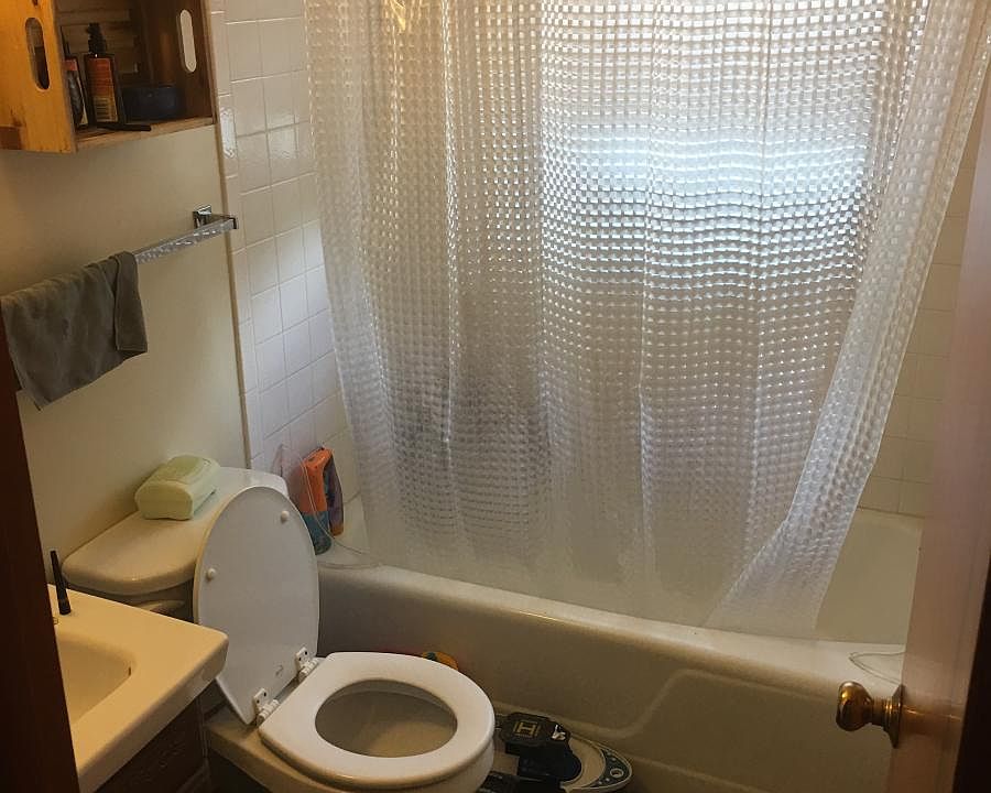 2nd image of 323 N Clayton St