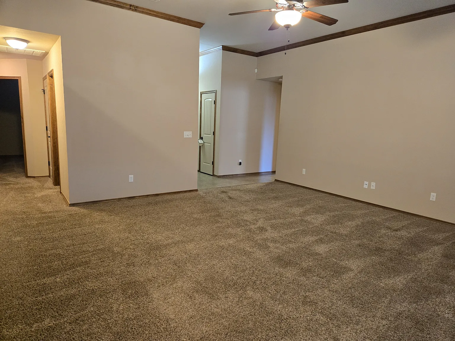 4 bed, 1647 sqft, $1,700 — Photo 4