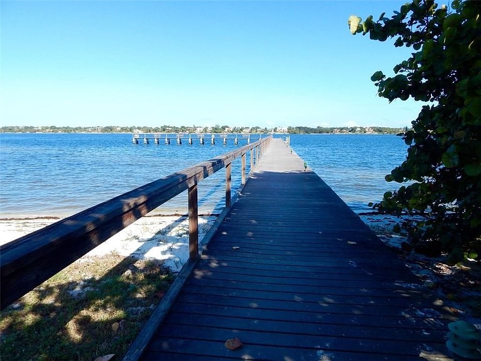 Conquistador Pier