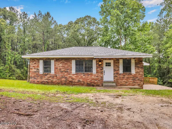 29 Summer Ln, Poplarville, MS 39470