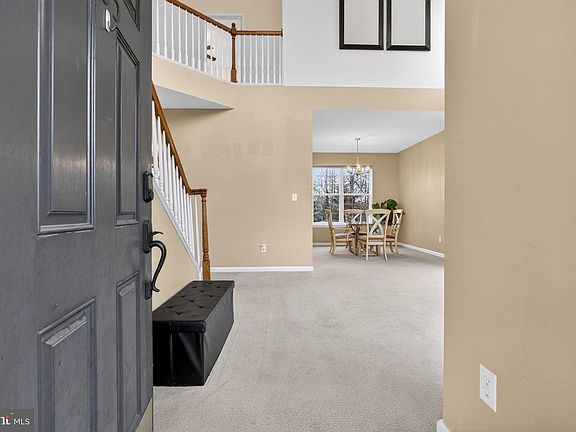 3rd image of 435 Topaz Cir