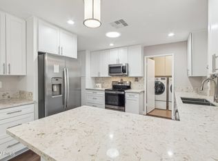 9425 W Sandstone Dr, Sun City, AZ 85351