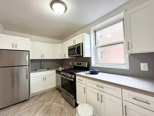 Rented by Premier One Realty LLC | media 23