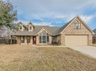 2105 Ridgewood Dr, Bridgeport, TX 76426