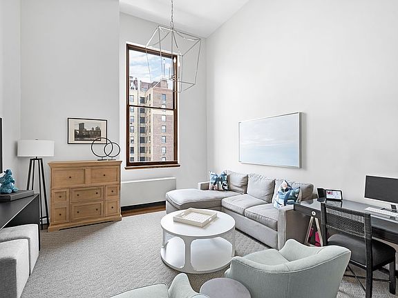 2nd image of 305 2nd Ave APT 701