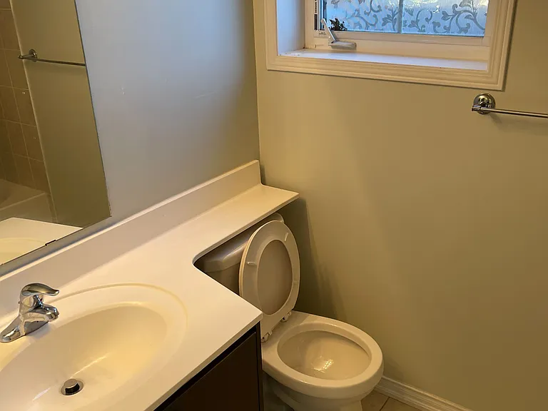 2484 Post Rd #1 — Photo 13