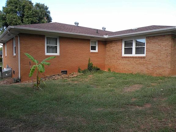 4th image of 106 E Clough Dr