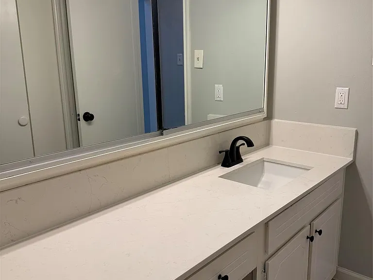 9002 Roos Rd — Photo 21