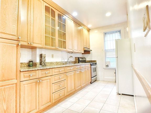 3rd image of 30-20 34th St #3R