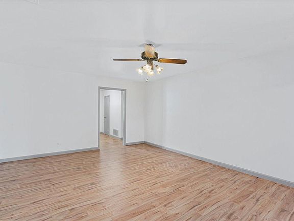 5th image of 1105 Minda Dr