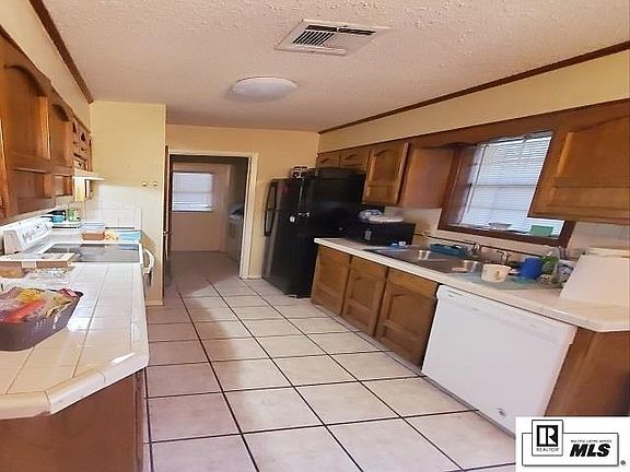 2nd image of 318 Susan Dr