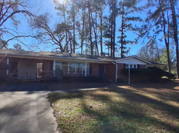 106 Candy Dr, Pittsburg, TX 75686