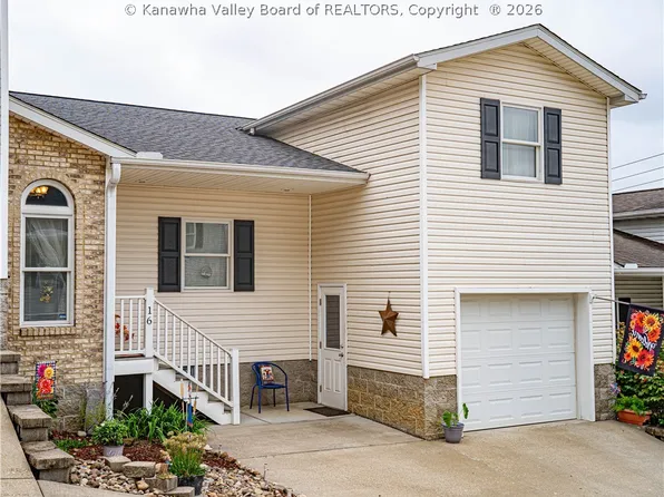 16 Marie Dr, Hurricane, WV 25526