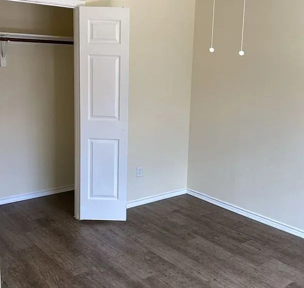 1105 Weston Dr — Photo 3
