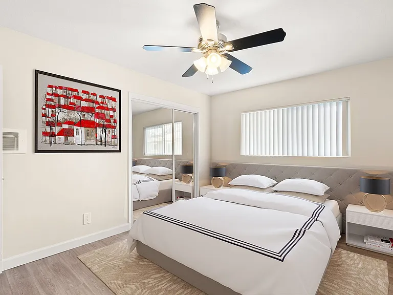 Melrose Place Apartments — Photo 40