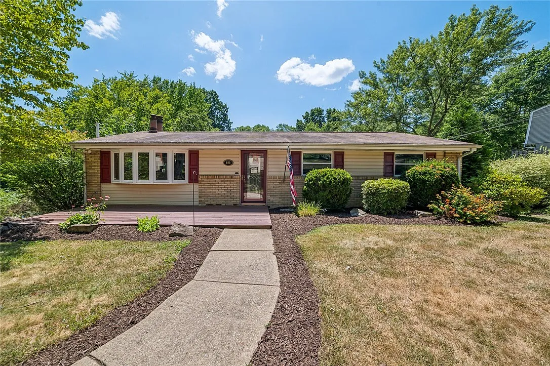 609 Greenspring Dr photo 1
