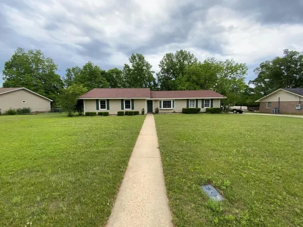 106 Auburn Dr, Enterprise, AL 36330
