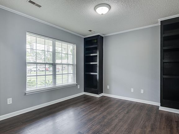 5th image of 504 Rosings Dr