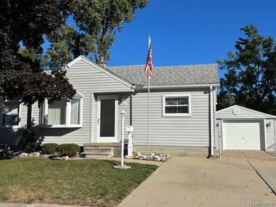 25452 Notre Dame St, Dearborn Heights, MI, 48125