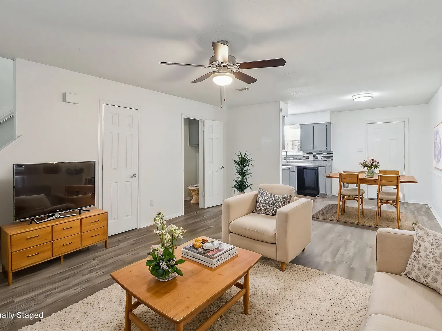 Hampton Townhomes — Photo 1