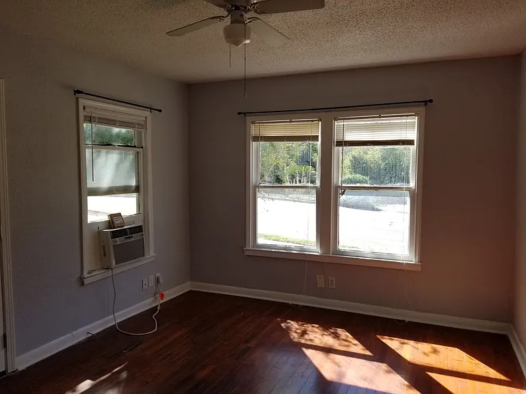 504 Elmhurst Ave — Photo 13
