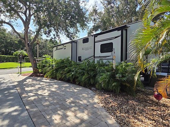 5th image of 432 WATERWAY DRIVE