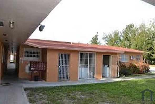 Building Photo 3