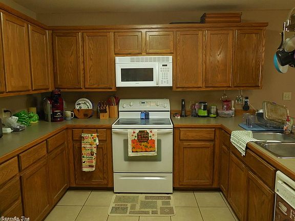 4th image of 2 Sparrow Ct