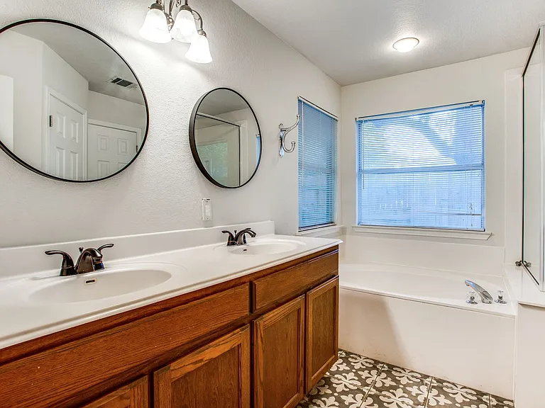 1314 Brighton Bend Ln — Photo 14
