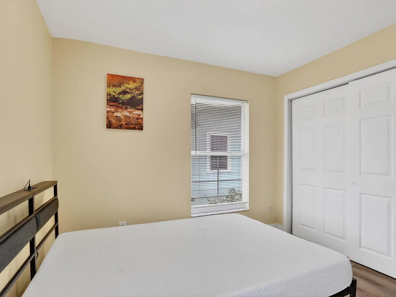 4 bed, 3.0 bath, 2244 sqft, $957 — Photo 4